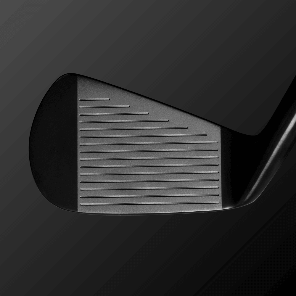Close-up of the Z522 golf club face showing the low centre of gravity design and wide sweet spot for average golfers.